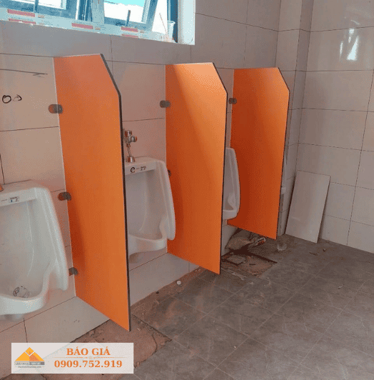 Báo giá vách ngăn vệ sinh chống nước