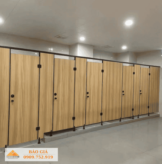 Vách ngăn vệ sinh khu du lịch