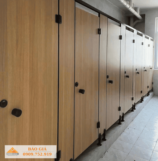 Vách ngăn vệ sinh nhà hàng
